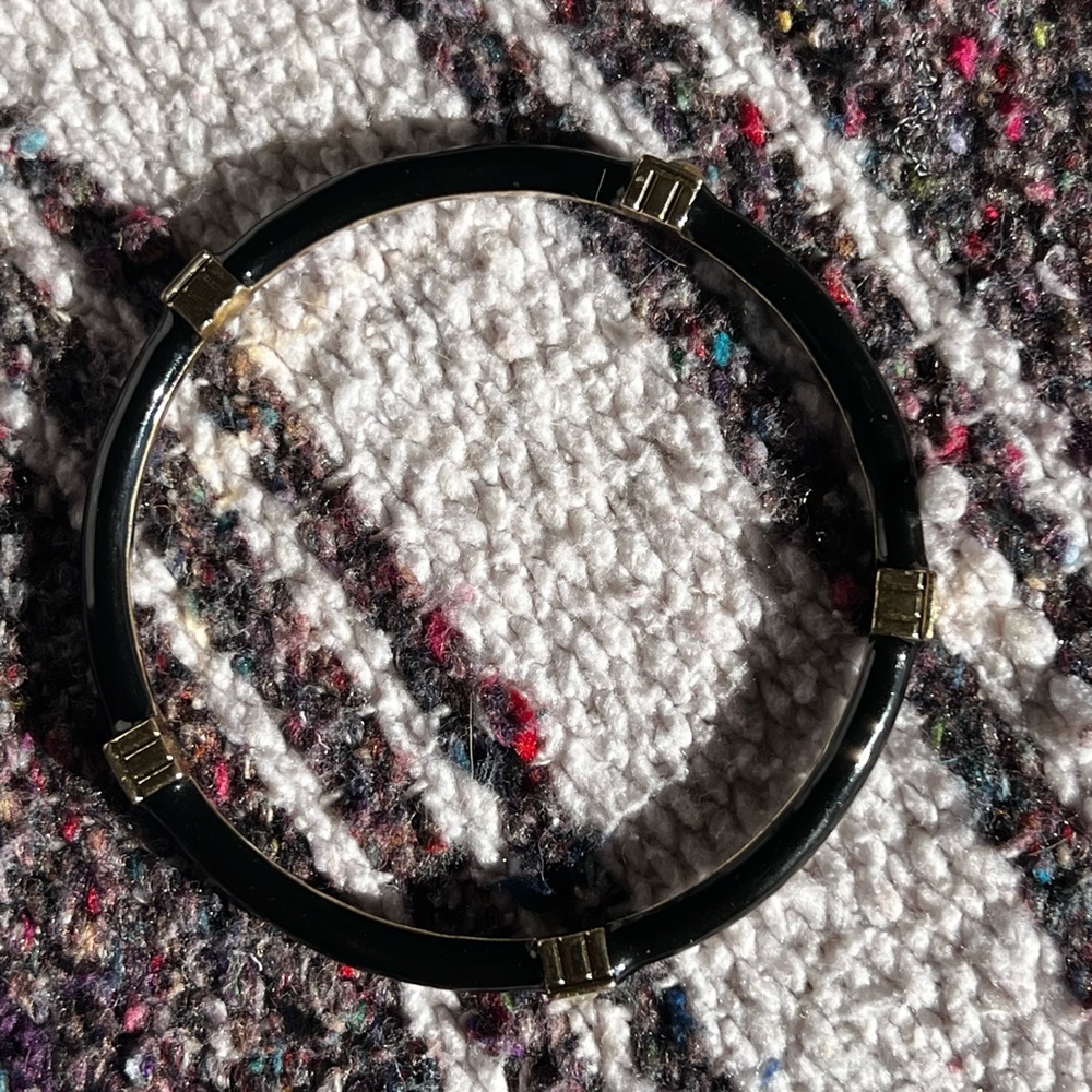 Cute, black and gold bangle bracelet with clear stone embellishments - Picture 4 of 4